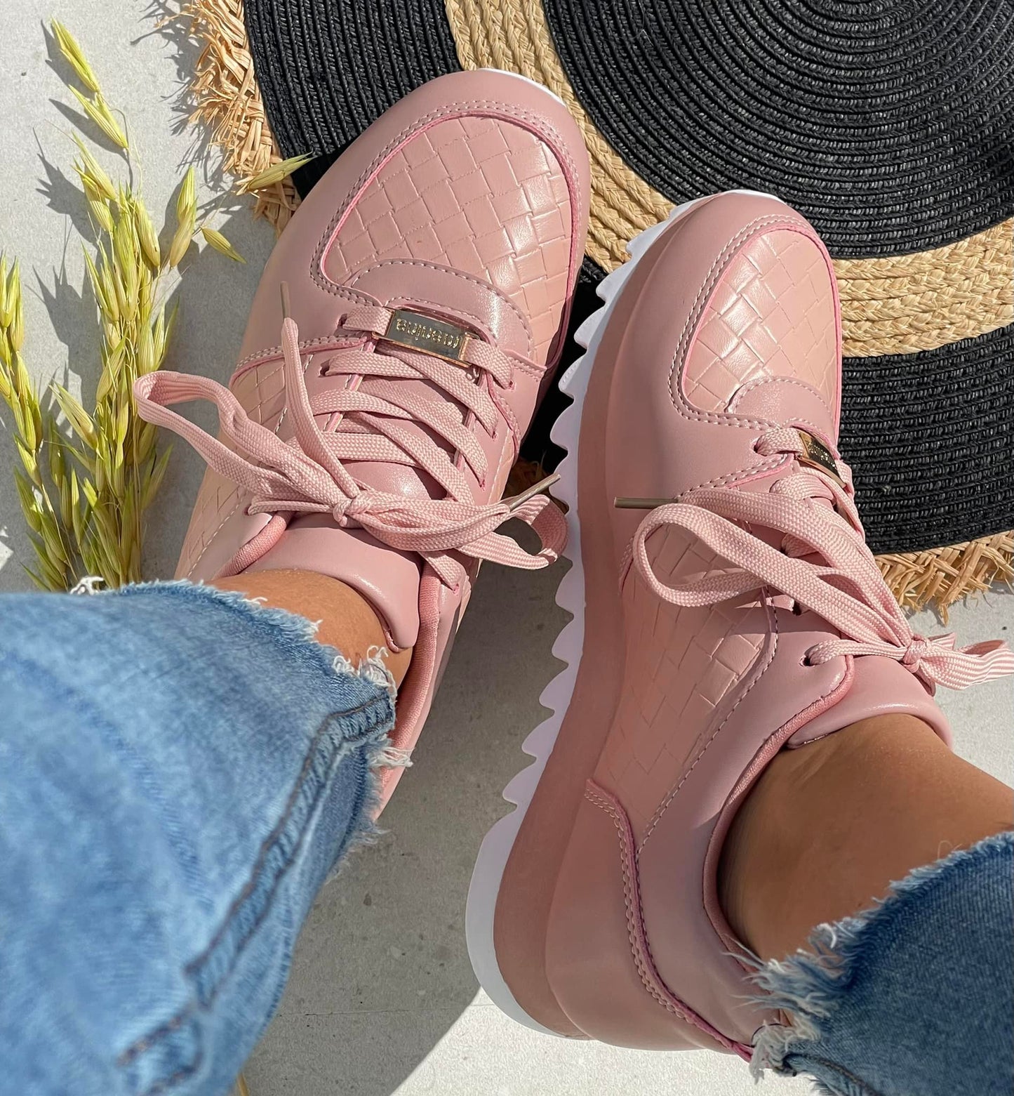 SNEAKERS SHOES
